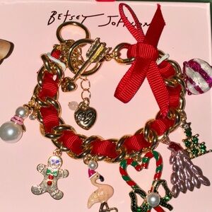 BETSEY JOHNSON Christmas Holiday Charm Bracelet Gold with Woven Red Ribbon NWT